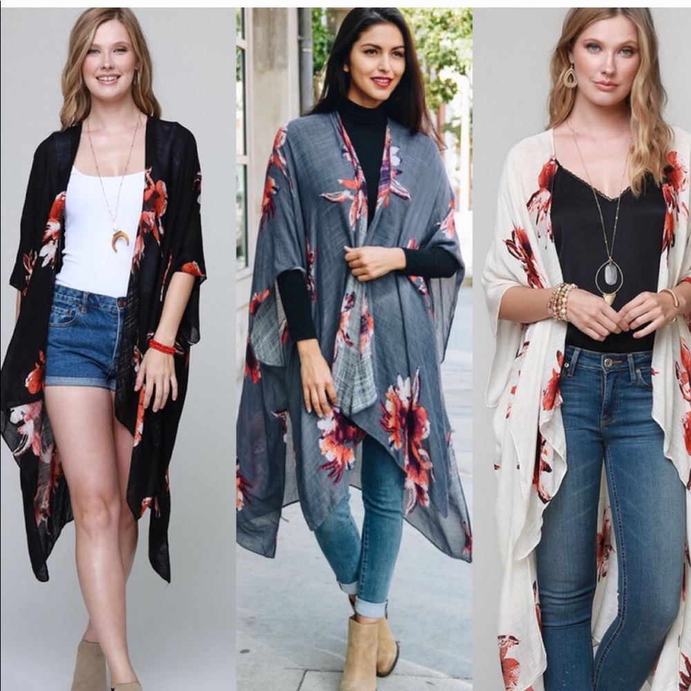 Flower power kimono 🌺 Last one🌺 charcoal color.